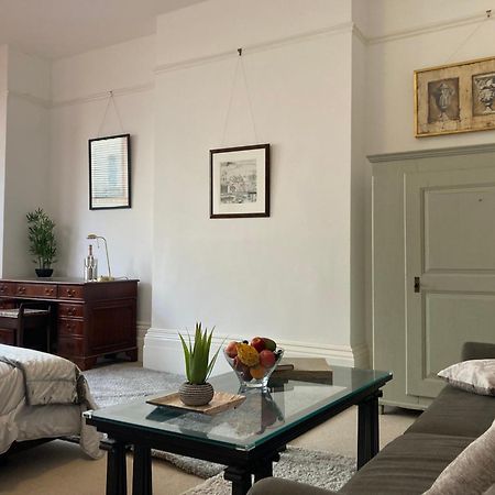 Burlington Palace Eastbourne Seafront Villa With Garden. Екстер'єр фото